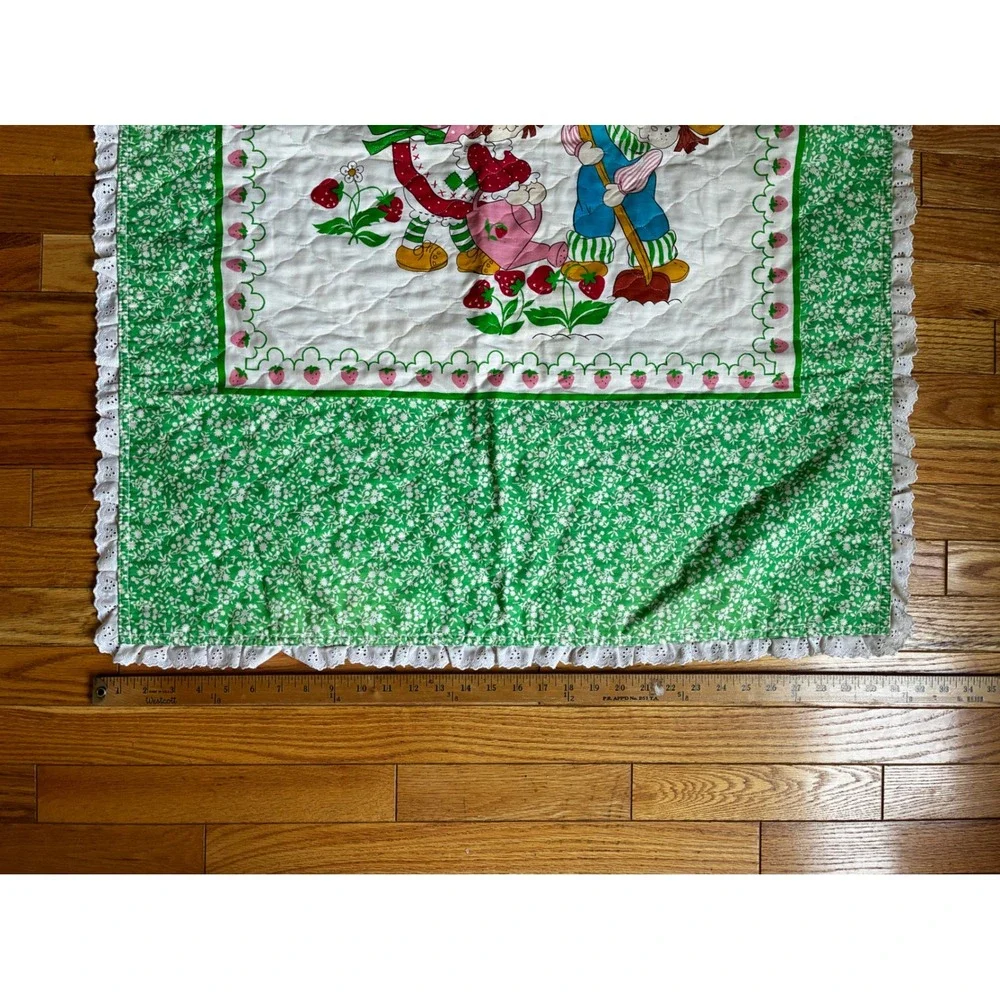 Vintage 80s Strawberry Shortcake Baby Crib Quilt Eyelet Lace 43x33 Retro